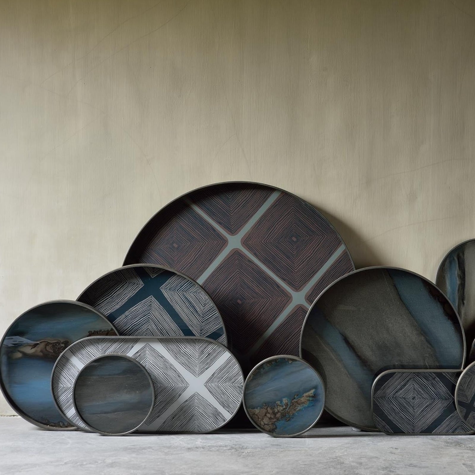 Slate Linear Squares Glass Tray