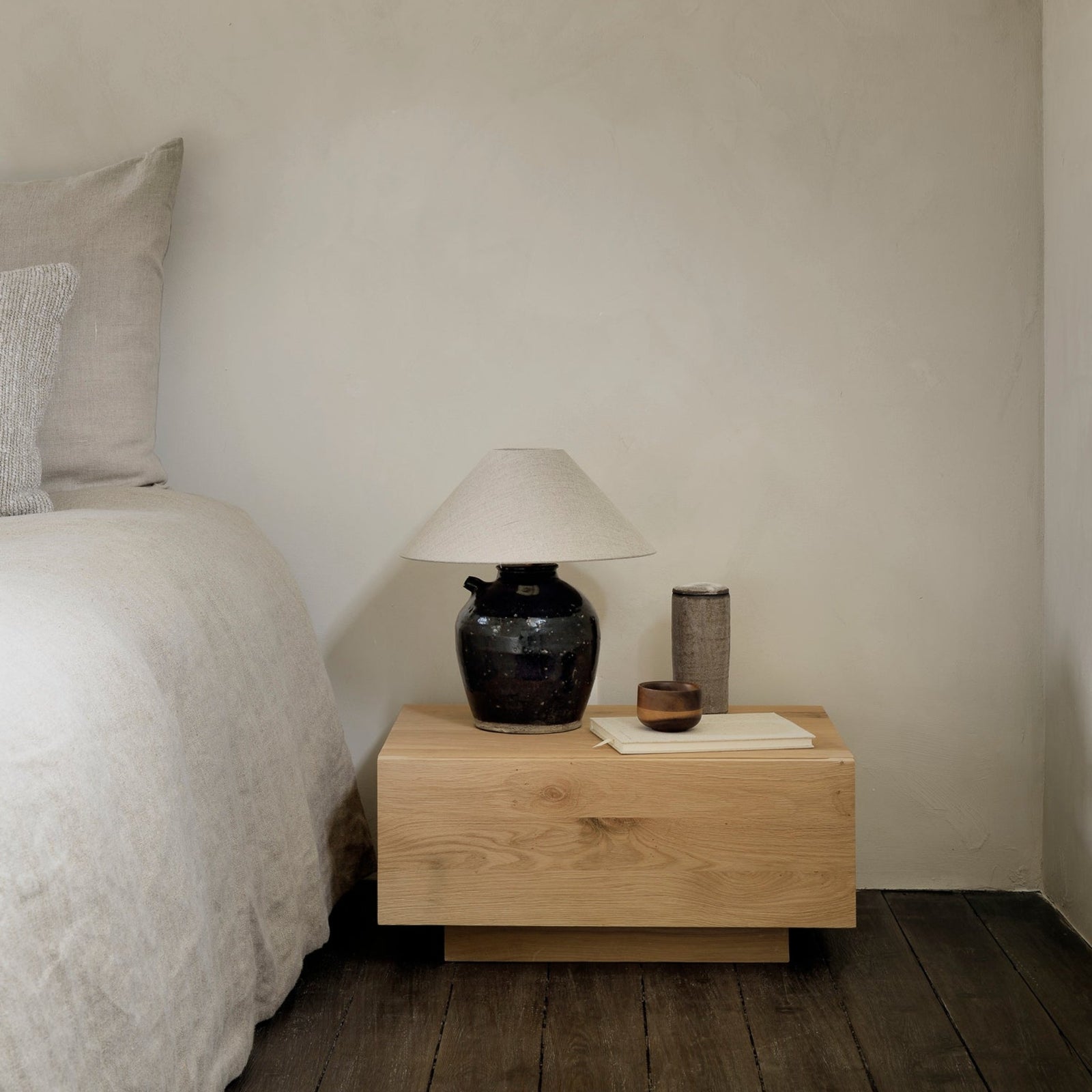 Oak Madra Bedside